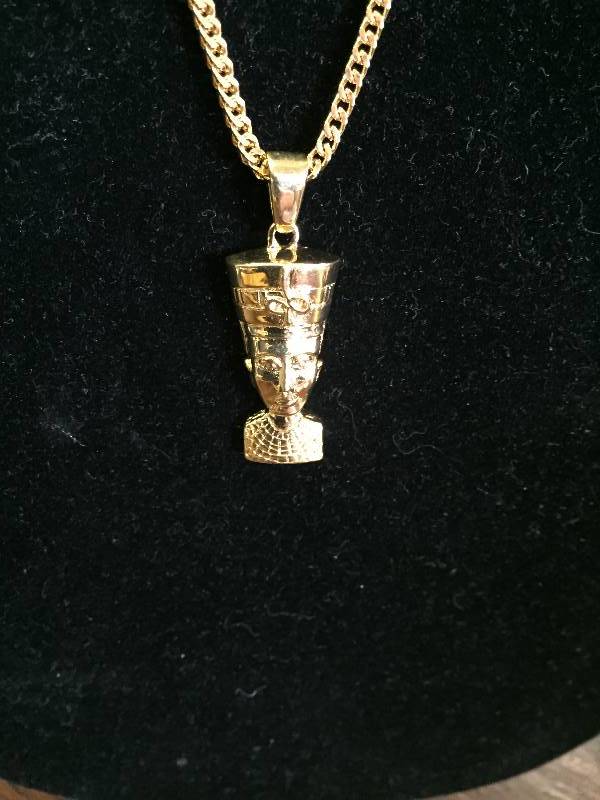 lot 3377 image: 28 18kt gold plated chain with pendant