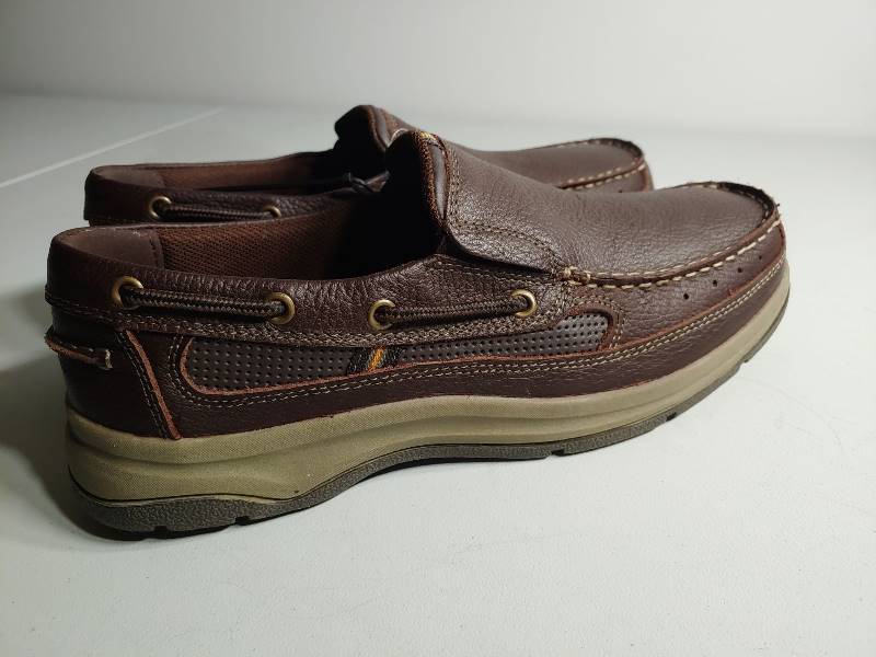 lot 82 image: World Wide Sportsman Memory Foam Mens Size 10