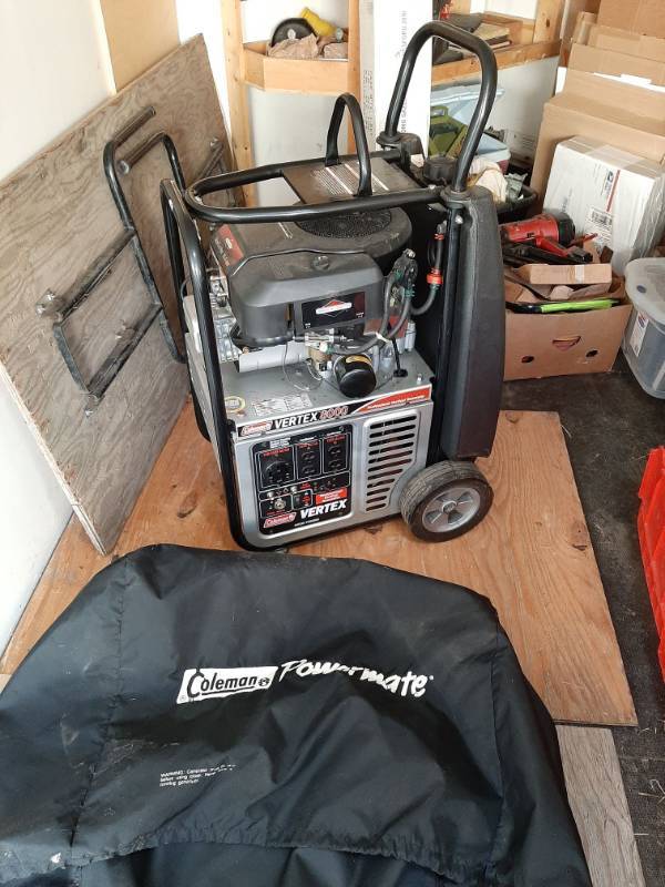 lot 1305 image: Coleman vertex 8000 professional vertical generator - cover included