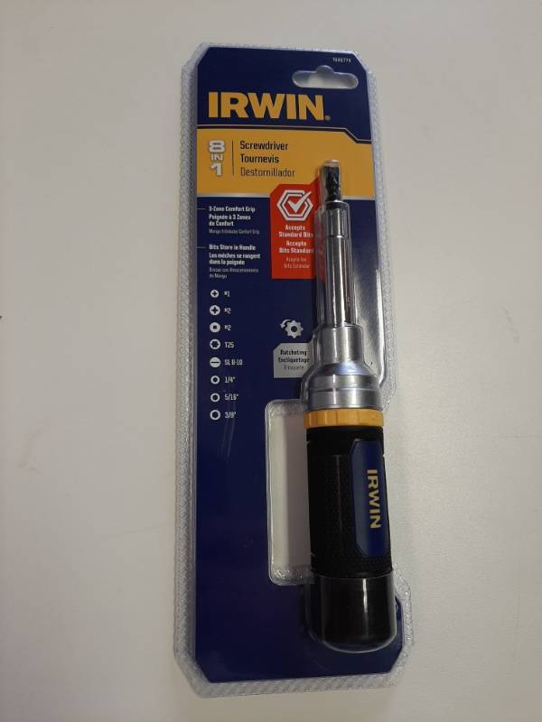 lot 1368 image: Irwin 8-in-1 Ratcheting Screwdriver