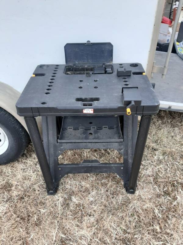 lot 1397 image: Folding work bench with clamps