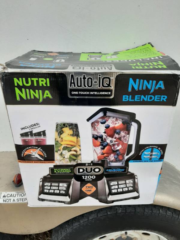 lot 1403 image: Nutri ninjaninja blender 2 in 1 duo machine - box is damaged