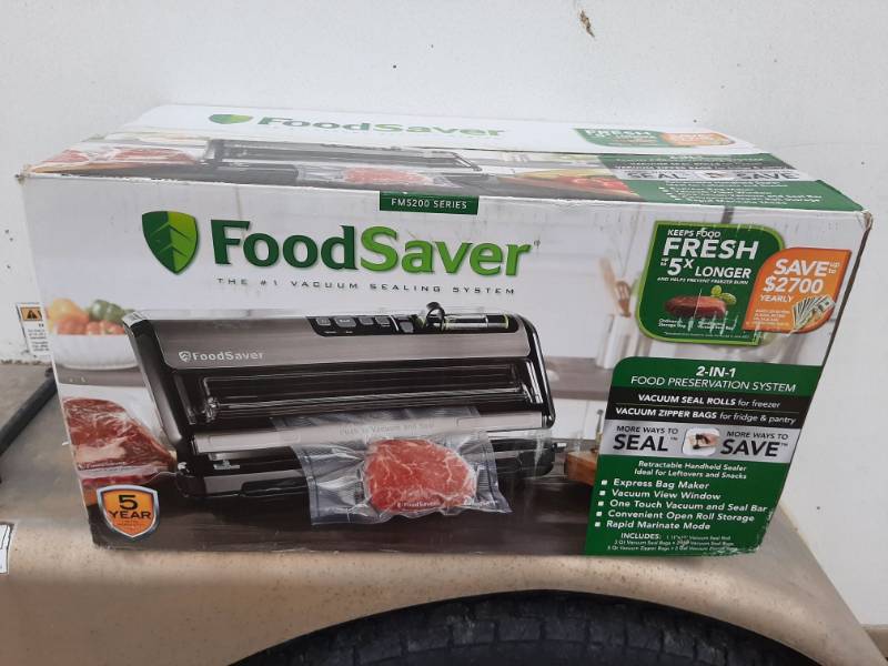 lot 1408 image: FoodSaver Food Preservation System and Vacuum Sealer