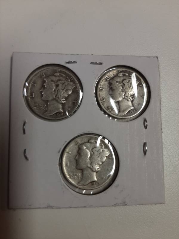 lot 1424 image: 1942 Mercury head silver dimes P-D-S mint marks