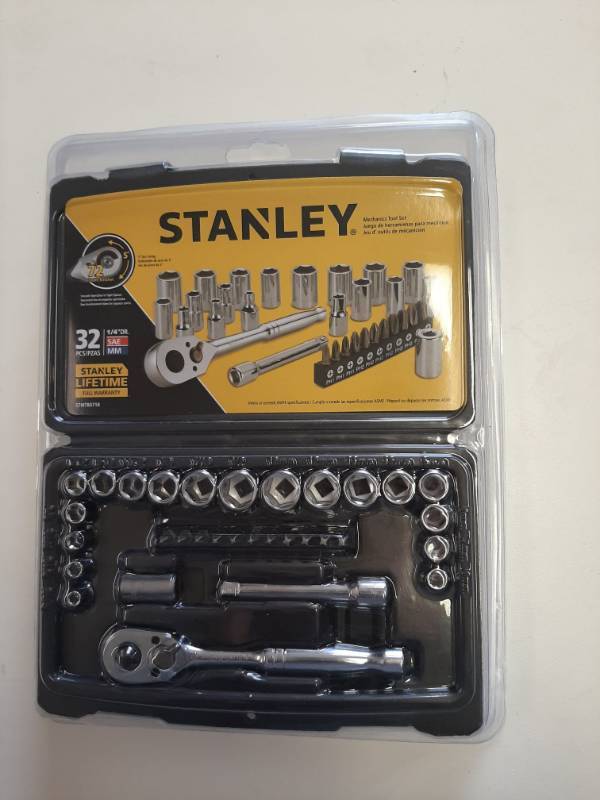 lot 1454 image: Stanley 32PC Mechanics Tool Set