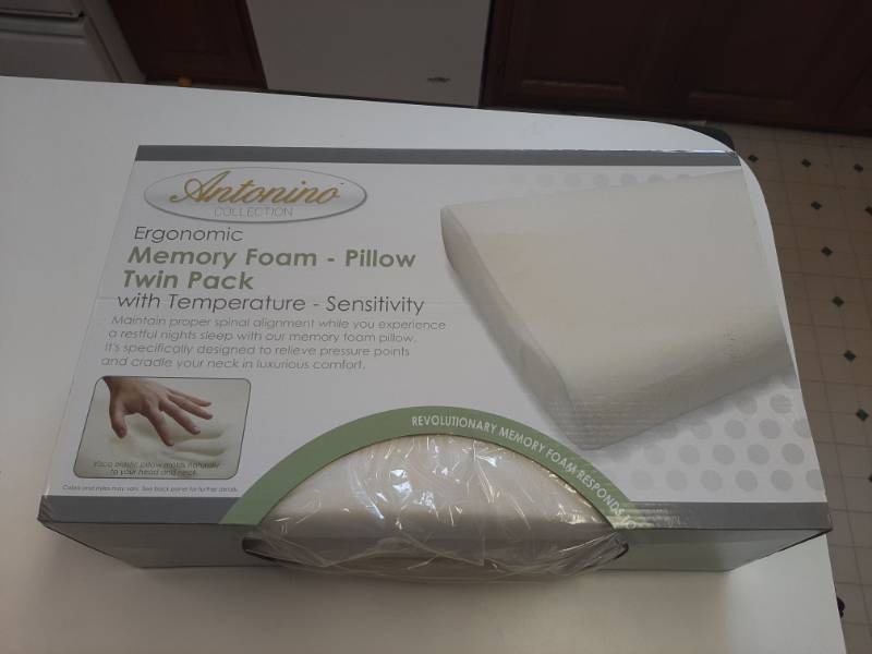 lot 1471 image: Memory foam pillow- twin pack
