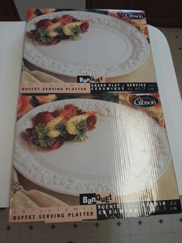 lot 1474 image: (2) Gibson Home Banquet Buffet Ceramic 16 In. Banquet Platter, White