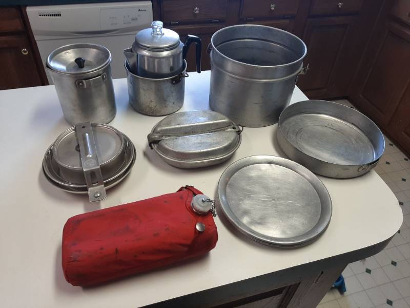 lot 1488 image: Boy scouts canteen and mess kit and other camping pots