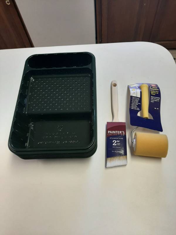 lot 1503 image: (10) Linzer 7-Inch Trim  Edge Paint Tray, 3 Trimmer Roller, and 2 Paint Brush