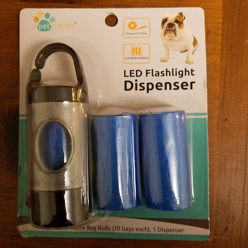 lot 3846 image: Pet Waste Bag Dispenser Led Flashlight Battieries 3 Refill Roll Included 30 Bags