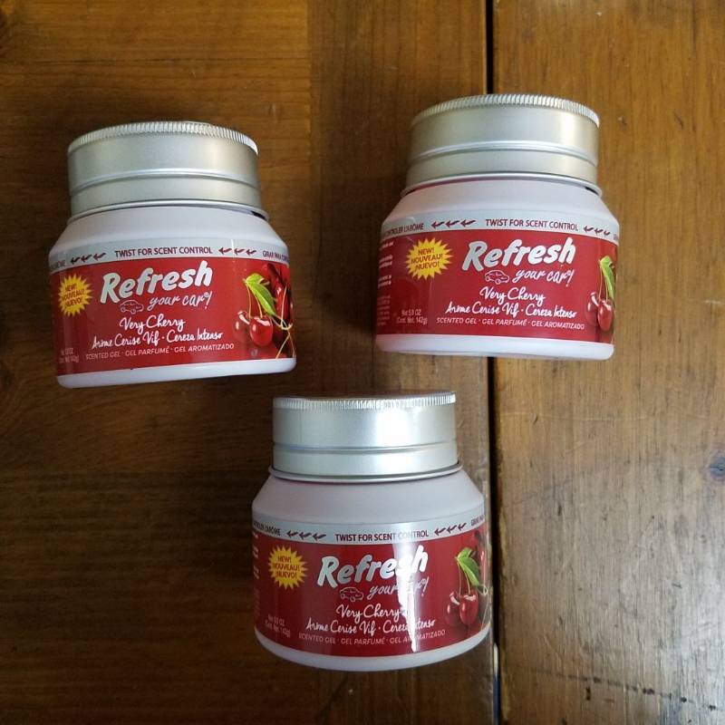 lot 3855 image: Lot Of (3) Refresh Your Car Gel Jars Very Cherry Scent 5 Oz