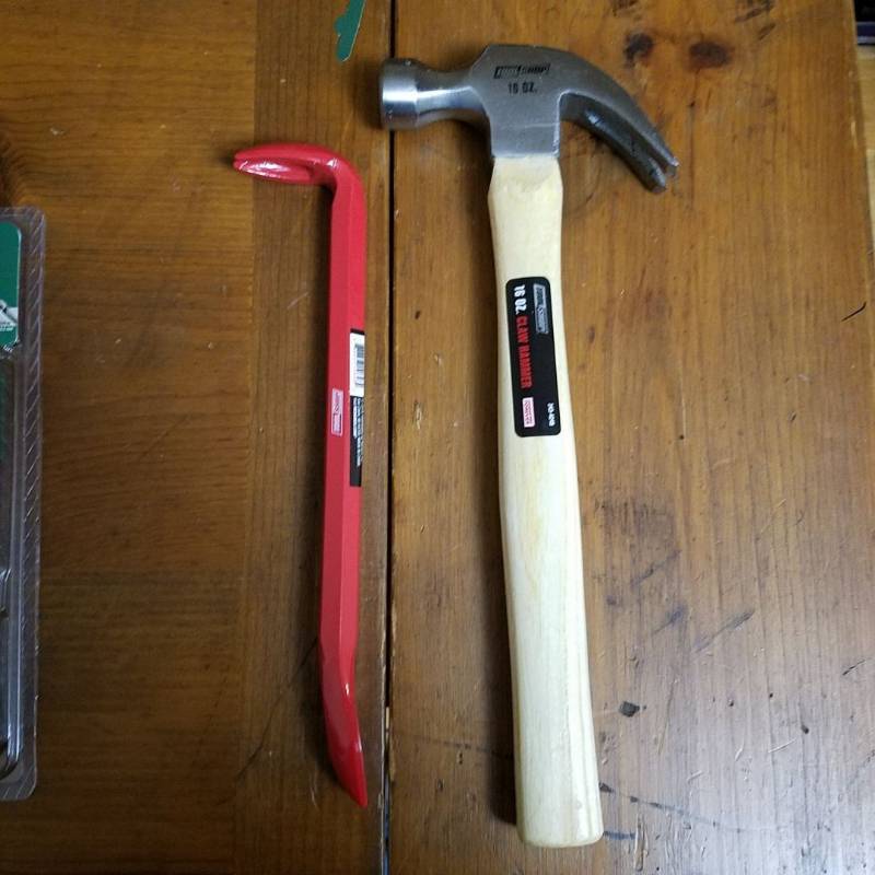 lot 3858 image: 16 oz claw hammer and 11 in double end nail puller