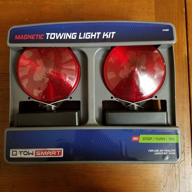 lot 3863 image: Magnetic Towing Lights