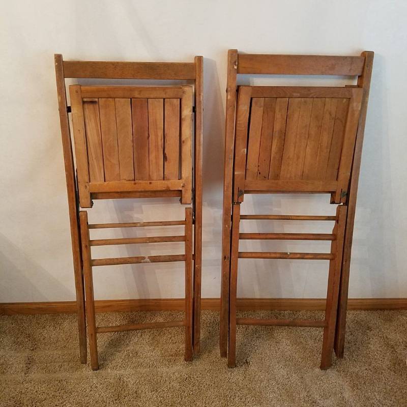 lot 6276 image: 2 wooden folding chairs
