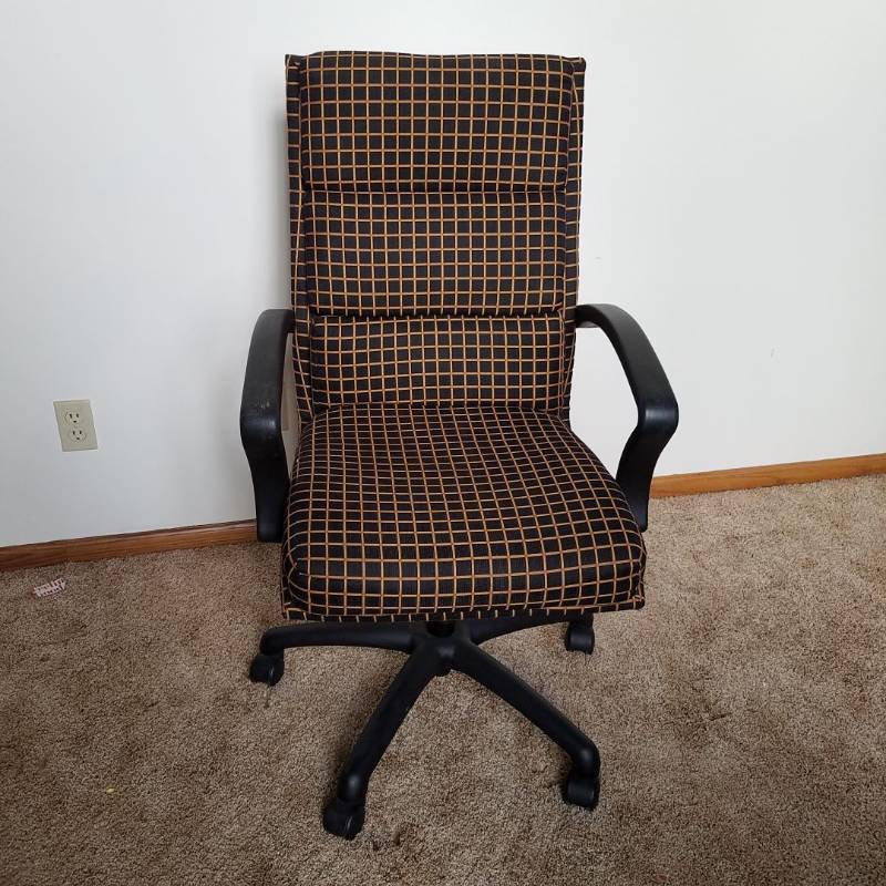 lot 6287 image: commercial quality office chair