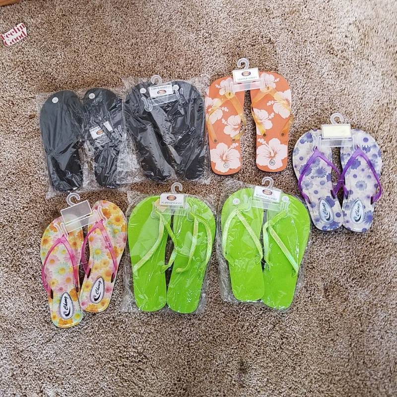 lot 6288 image: 7 pair of flip-flops