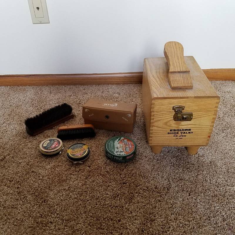 lot 6289 image: the shoe shine kit