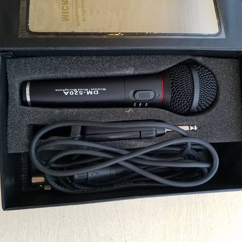 lot 6295 image: Professional Wireless wired microphone