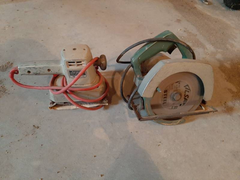 lot 1546 image: Circular saw and sander