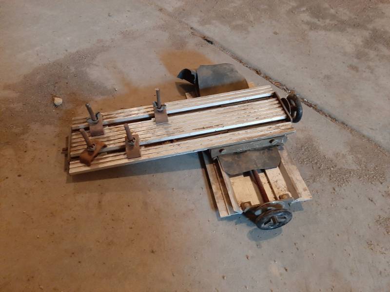 lot 1559 image: Drill press milling attachment