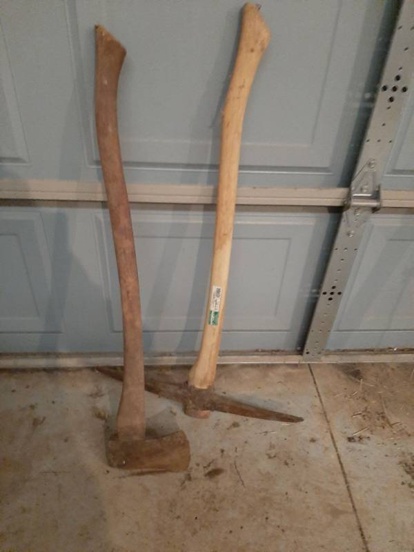 lot 1572 image: Axe and pickaxe