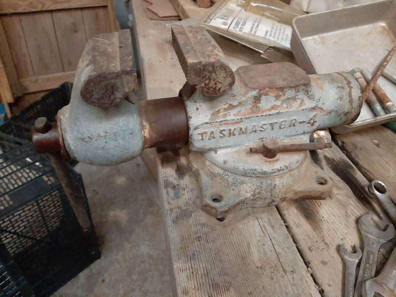 lot 1576 image: Taskmaster 4 vise