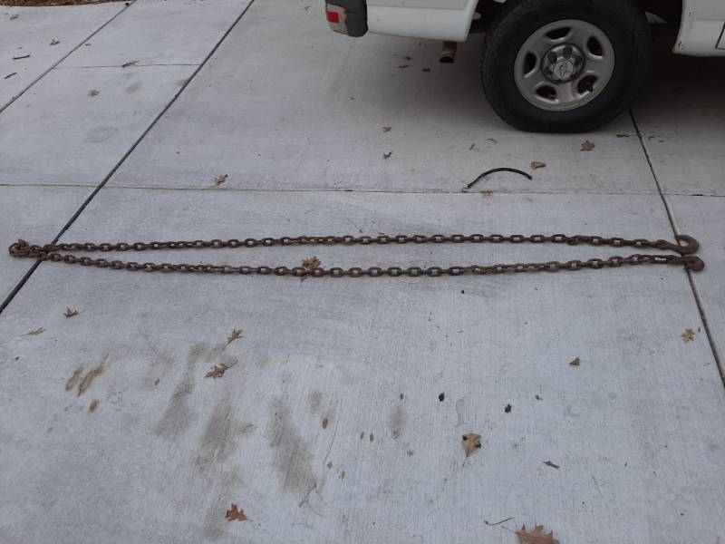 lot 1580 image: Chain with two hooks - 19ft