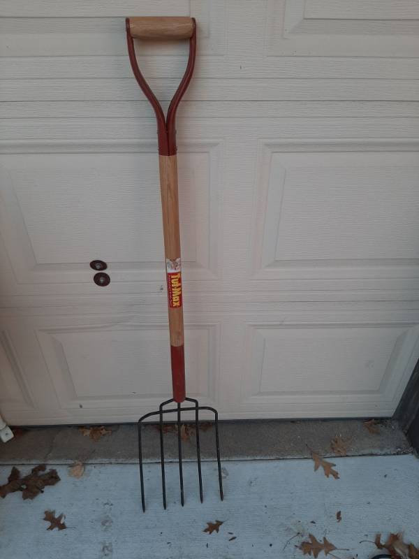 lot 1589 image: Pitchfork