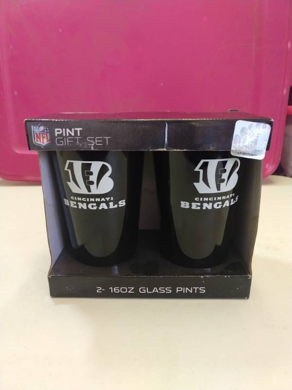 lot 2504 image: Cincinnati Bengals 2- 16 oz glass pints