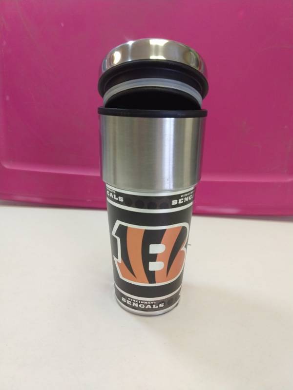 lot 2509 image: Cincinnati Bengals 3-piece gift set