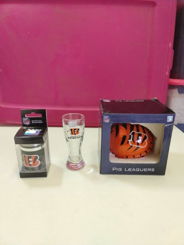 lot 2515 image: Cincinnati Bengals 3-piece gift set