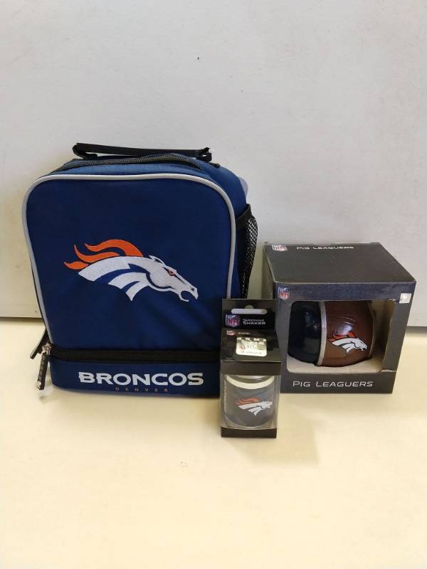 lot 2611 image: Denver broncos 3-piece gift set