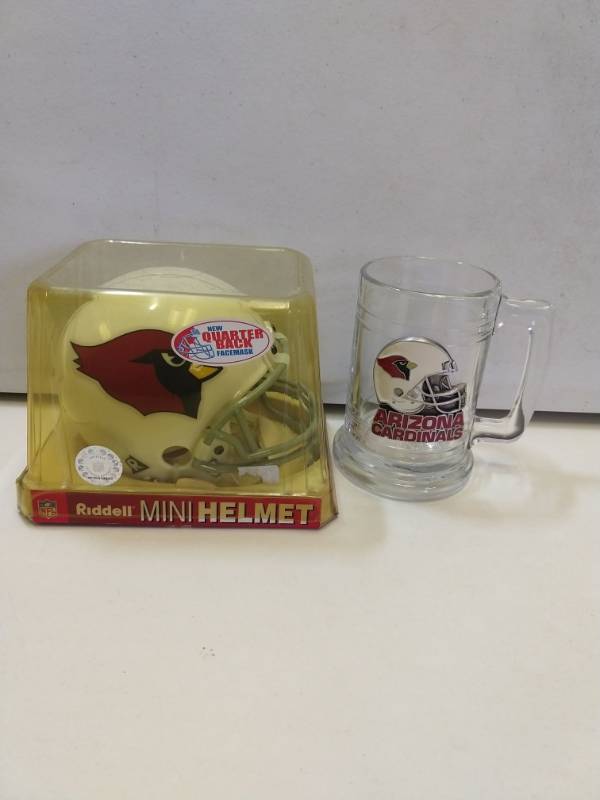 lot 2631 image: Arizona Cardinals 2-piece gift set