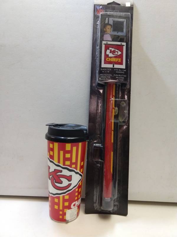 lot 2646 image: Kansas City chiefs two piece gift set