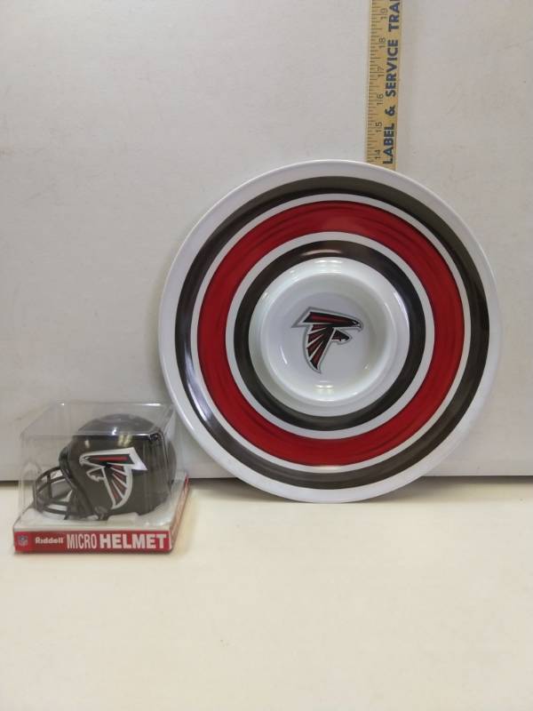 lot 2737 image: Atlanta Falcons 2-piece gift set