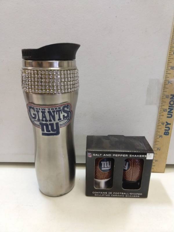 lot 2766 image: New York Giants 2-piece gift set
