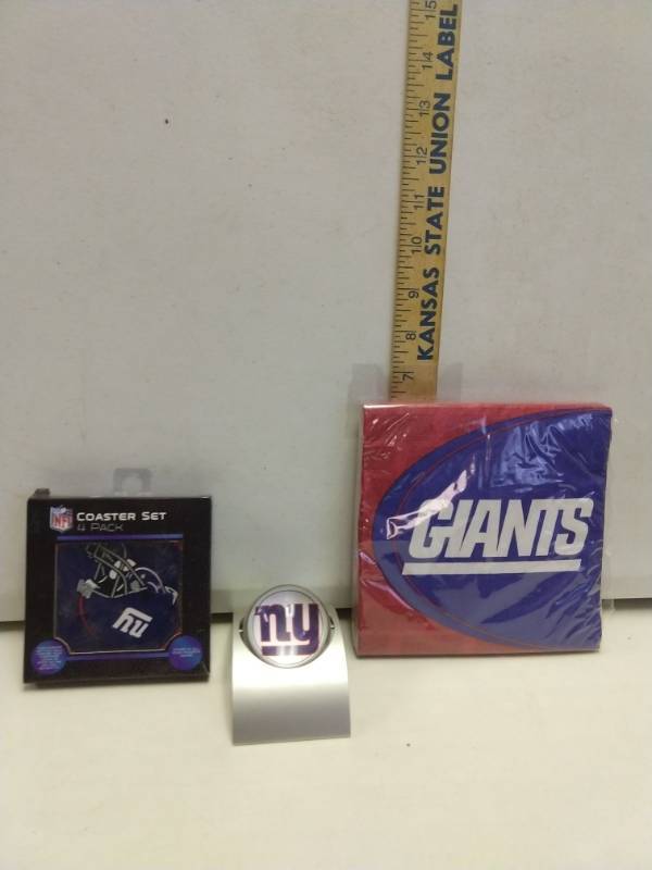 lot 2768 image: New York Giants 3-piece gift set