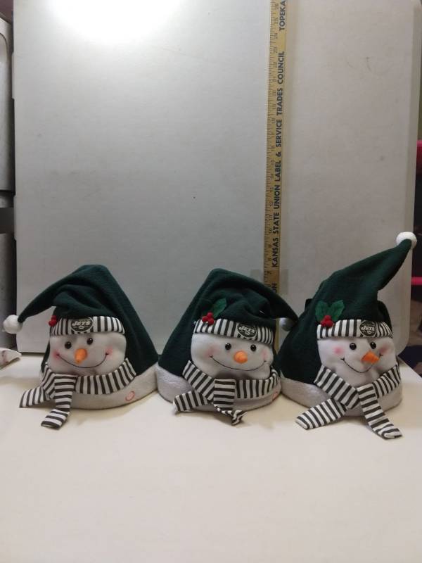 lot 2790 image: New York Jets - 3 Animated Snowman Musical Stocking Hat