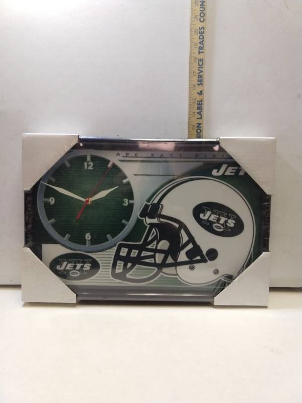 lot 2810 image: New York Jets team wall clock