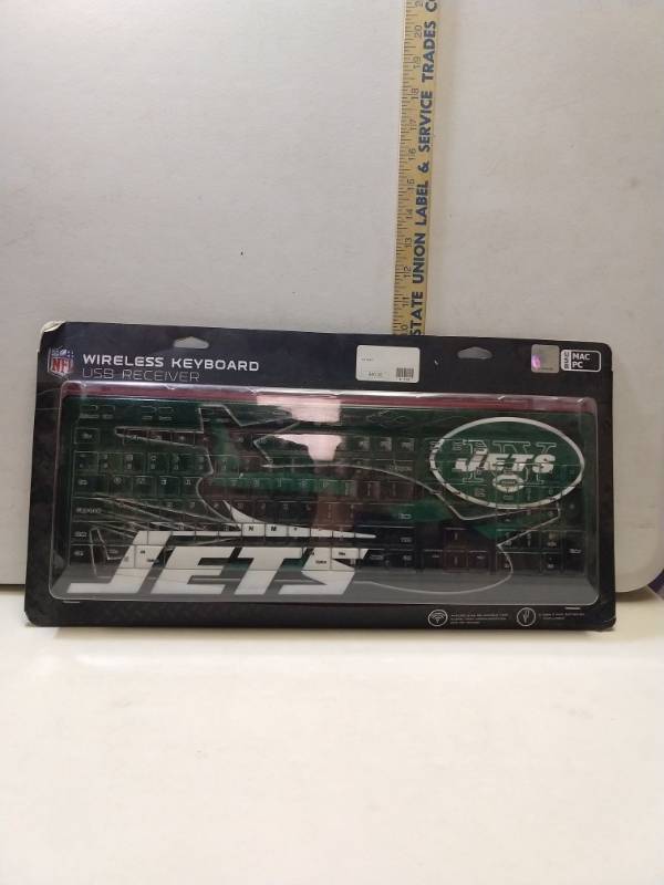 lot 2820 image: New York Jets wireless keyboard