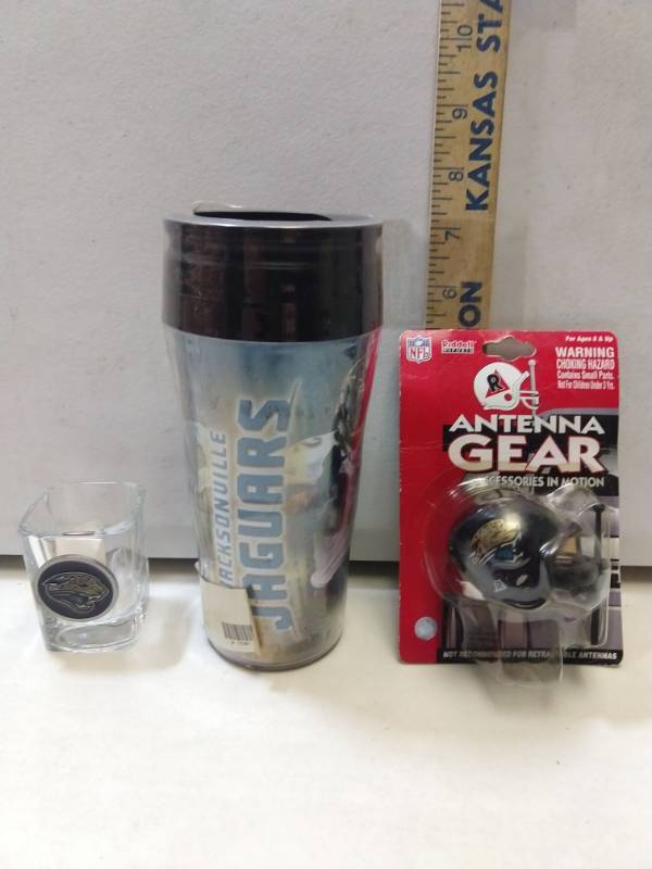 lot 2845 image: Jacksonville jaguars 3-piece gift set