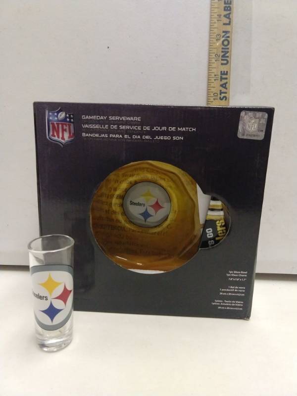 lot 2866 image: Pittsburgh Steelers 2 piece gift set
