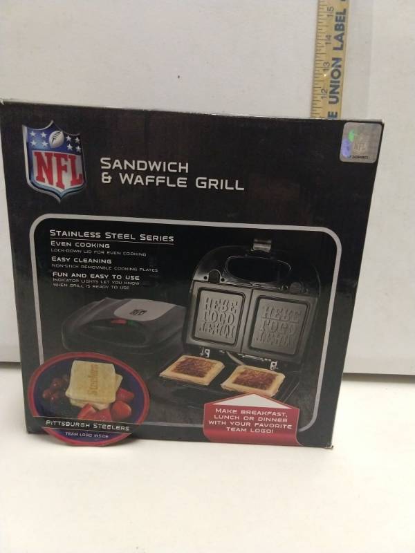 lot 2867 image: Pittsburgh Steelers- Pangea Sandwich Team Press