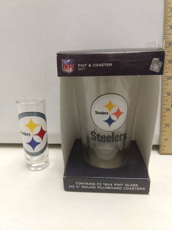 lot 2868 image: Pittsburgh Steelers 2 piece gift set