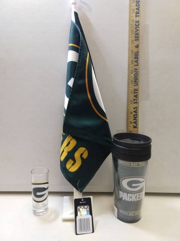 lot 2888 image: Green Bay Packers Car Flag 1 tall shot glass and one plastic drink cup with lid