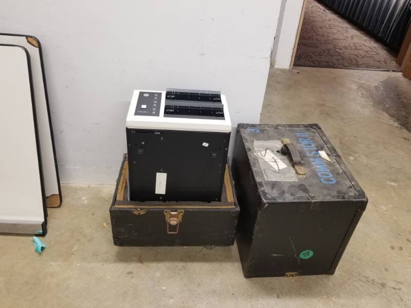 lot 8666 image: Comm-Star II with Case