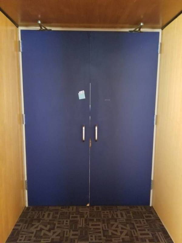 lot 8677 image: Double  Entry Doors