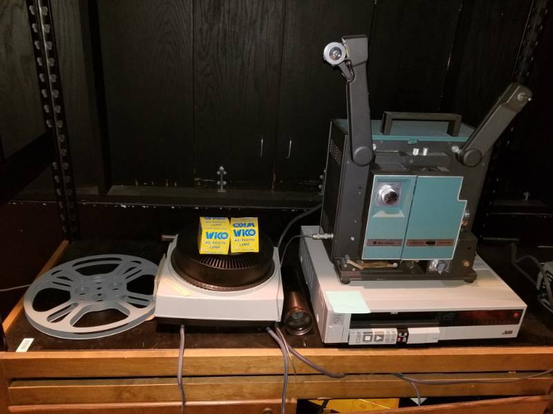 lot 8681 image: Bell & Howell Movie Projector & Slide projector