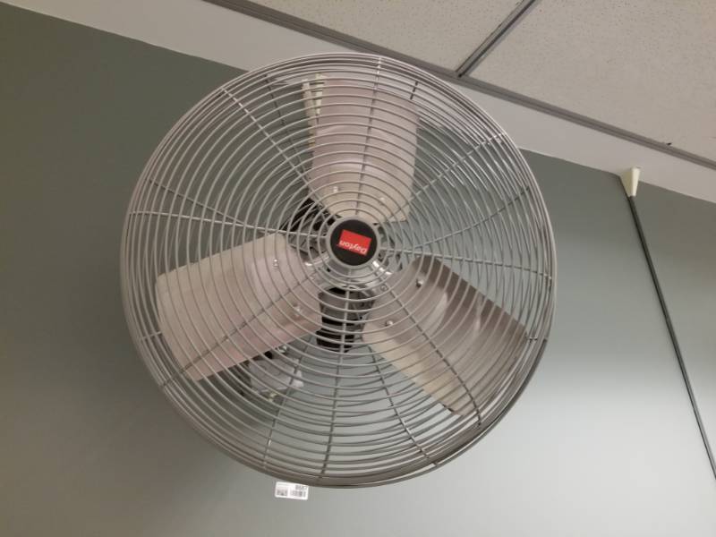 lot 8687 image: Dayton Model 2ATX1 Air Circulator Fan Wall Mount