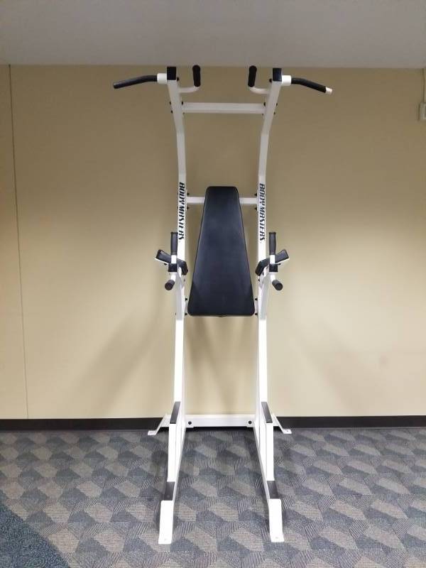 lot 8689 image: Upright Exercise Bench